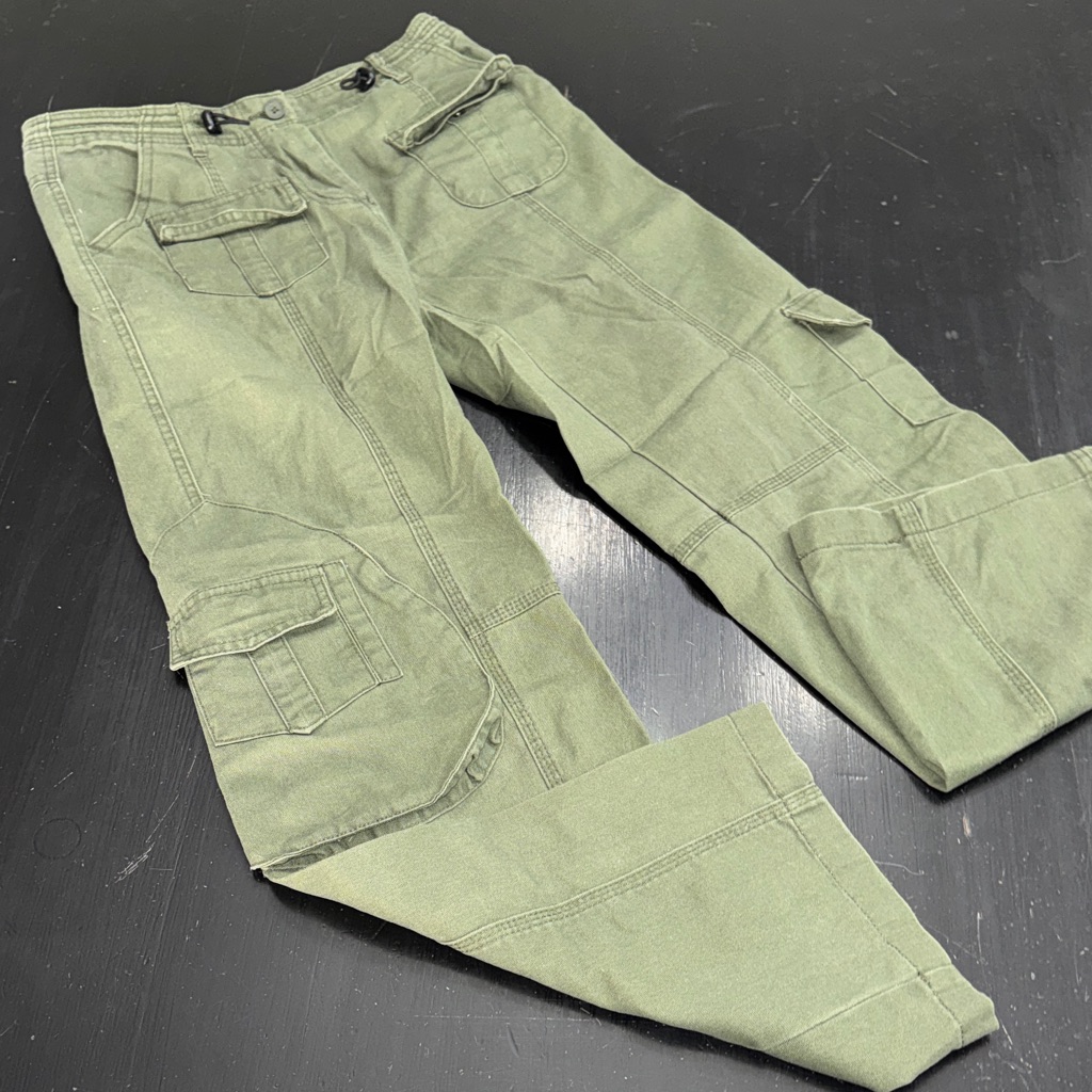 Brandy Melville. Army Green Cargo Style Pants. One Size. Great Used Condition.